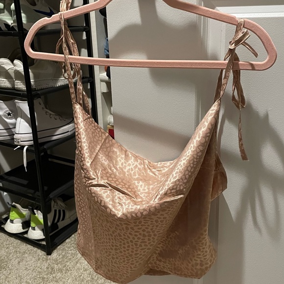 NWOT Cowl Neck Cheetah Tank Top - Picture 5 of 7